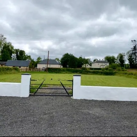 Toddys & Stables בית נופש