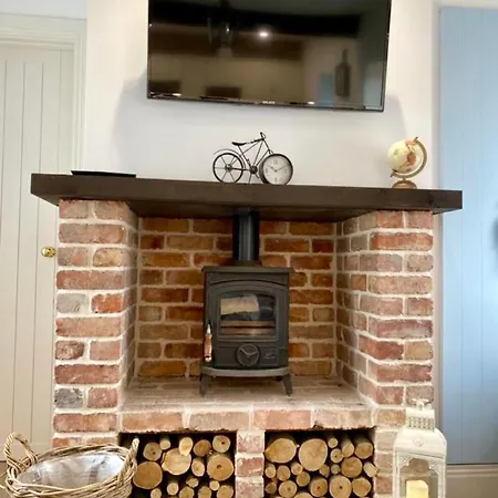 Toddys & Stables Дом отдыха *