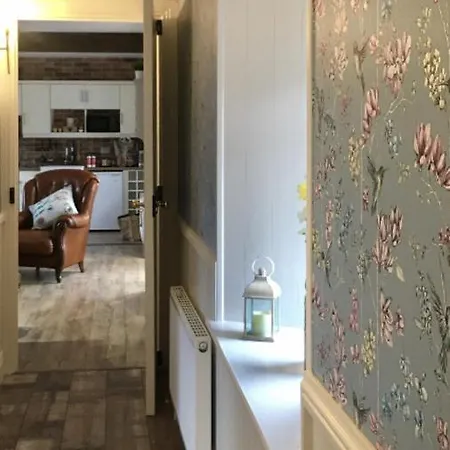 Toddys & Stables Дом отдыха