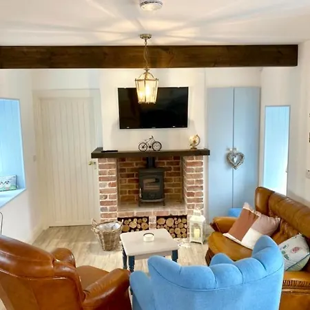 Toddys & Stables בית נופש *